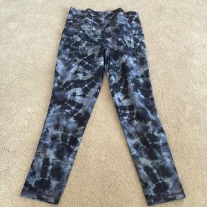 Athleta salutation stash pocket II print 7/8